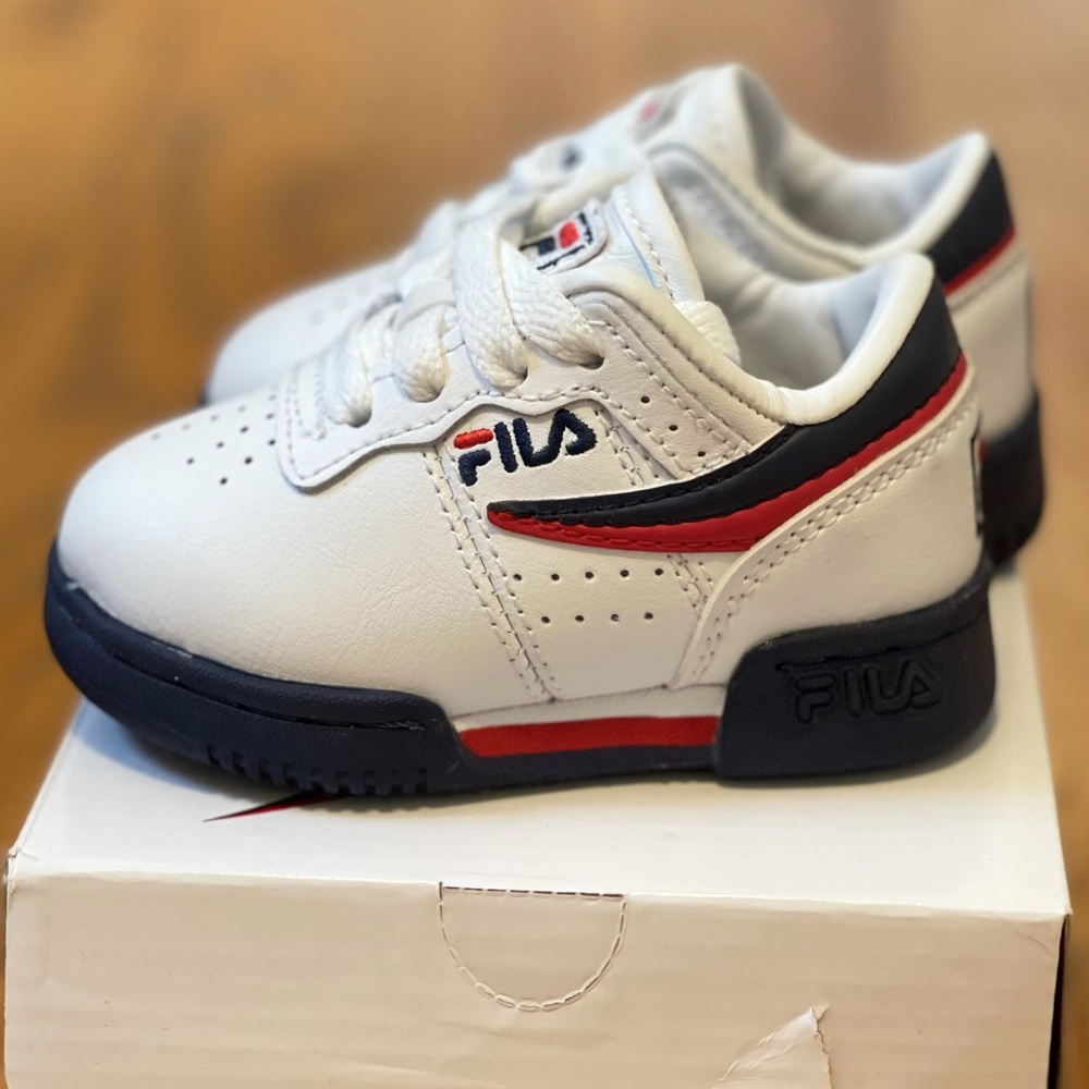 Toddler Fila sneakers size 4
